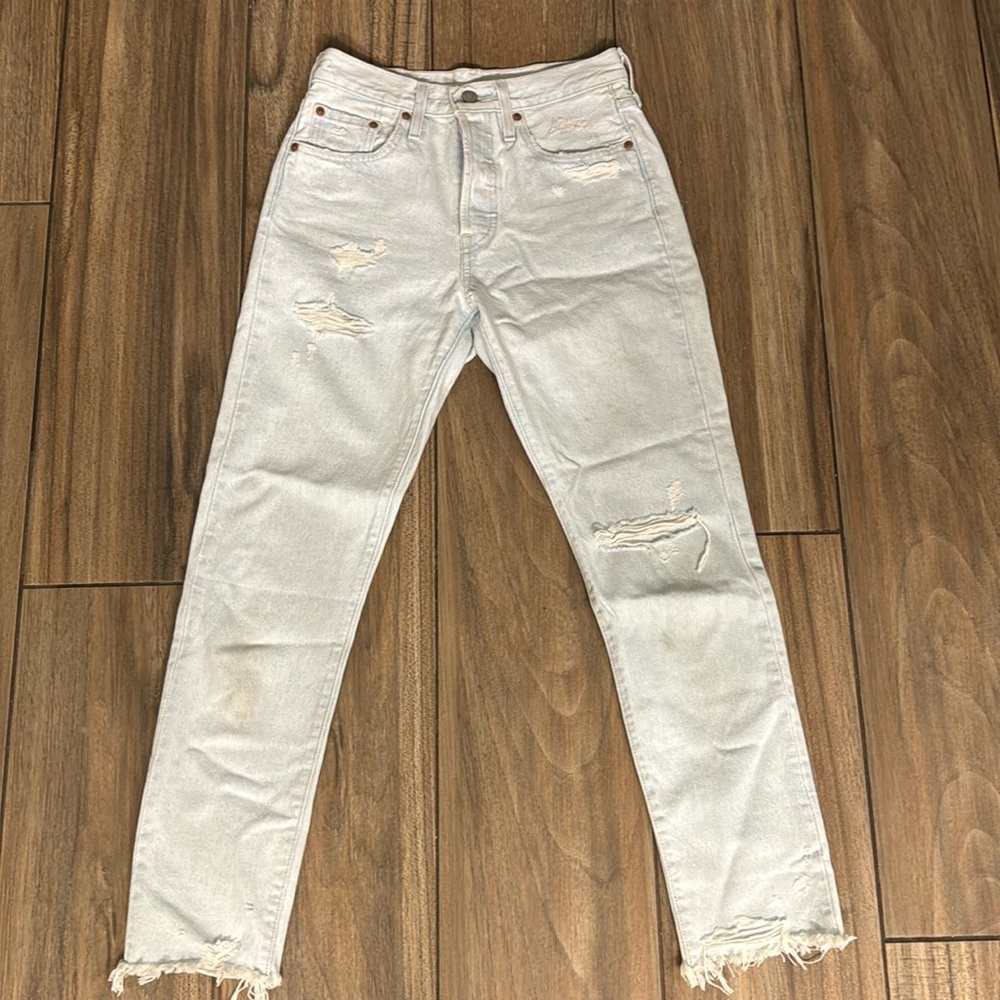 Levi’s light denim size 25 high waisted jeans